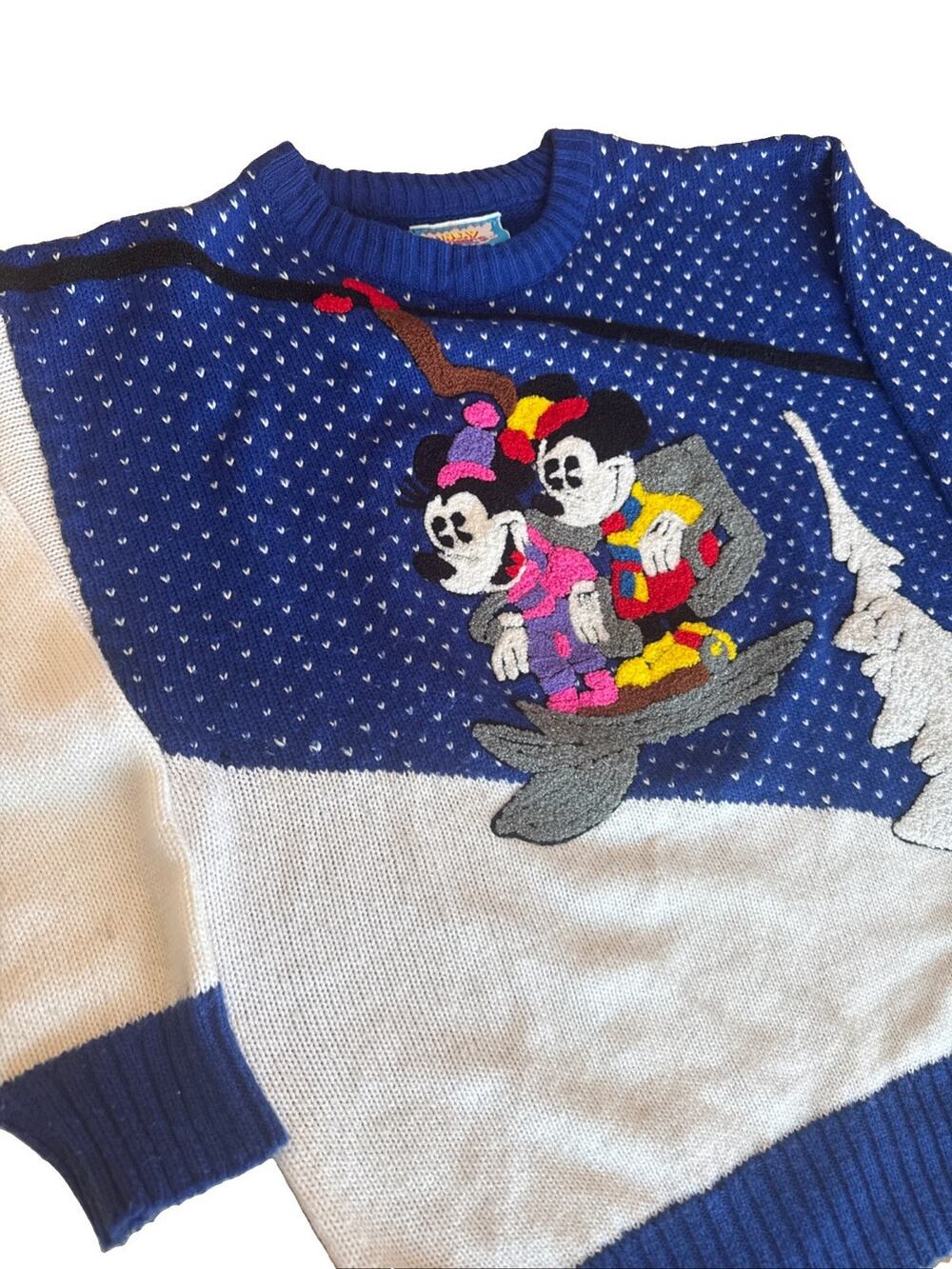 Mickey Mouse Knit Sweater Women’s MEDIUM Ski Lift Skiing Acrylic Vintage